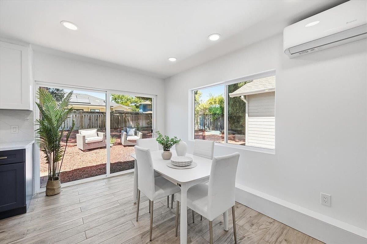Breakfast nook, modern farmhouse in Sunnyvale