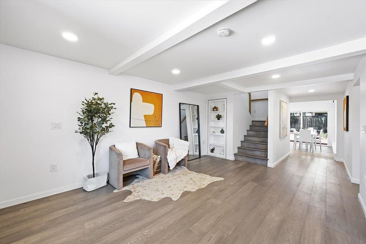 Staged entry, modern farmhouse in Sunnyvale