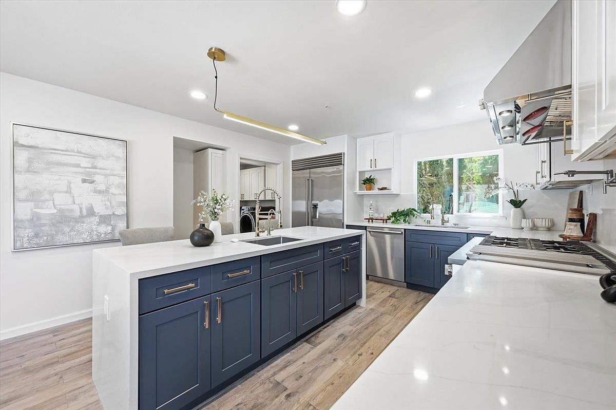 Kitchen island, modern farmhouse in Sunnyvale