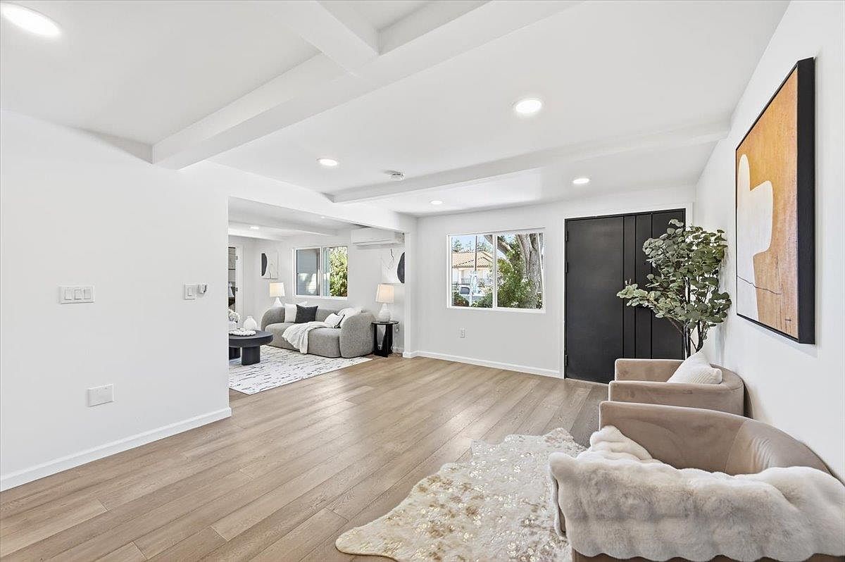 Living room, modern farmhouse in Sunnyvale