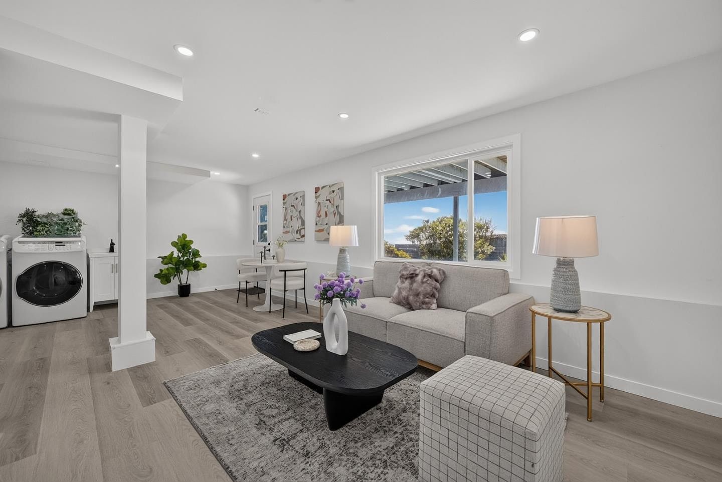 Family room, coastal modern in Daly City