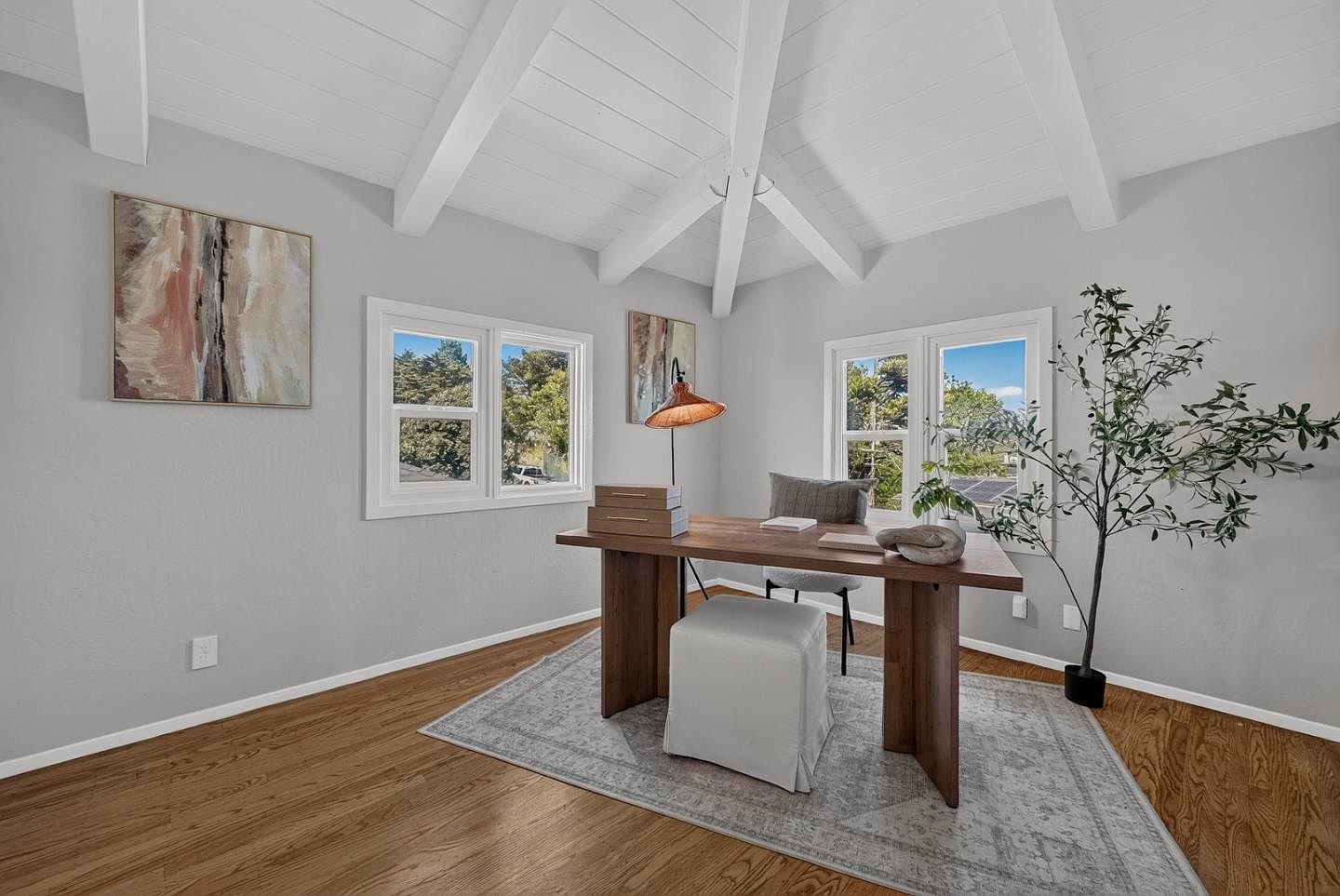 Staged office, coastal modern in Daly City